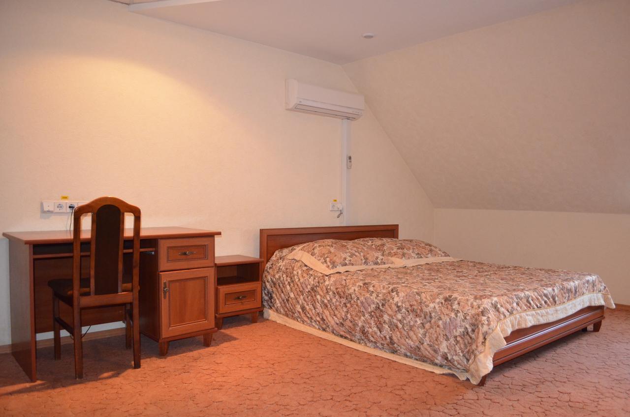 Kozatska Zastava Motel Kropyvnyc'kyj Esterno foto